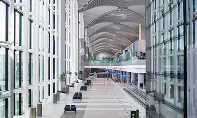Aeropuerto de Estambul: vista desde uno de los pasillos